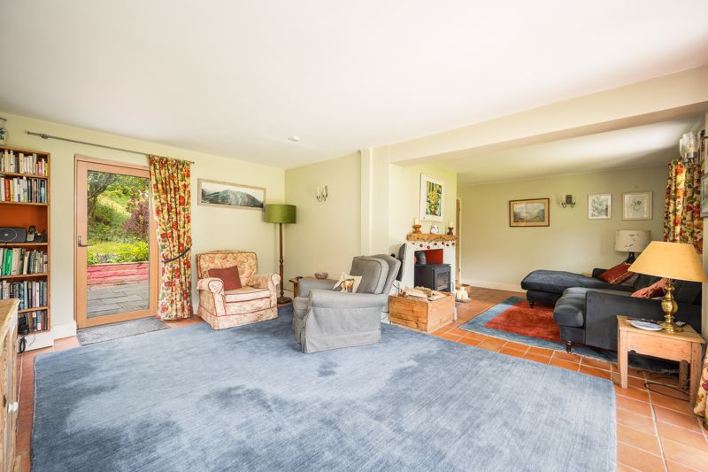 Sitting Room- click for photo gallery